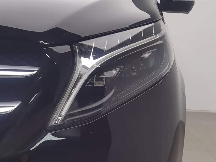 Фото 7 - Mercedes-Benz V-Class