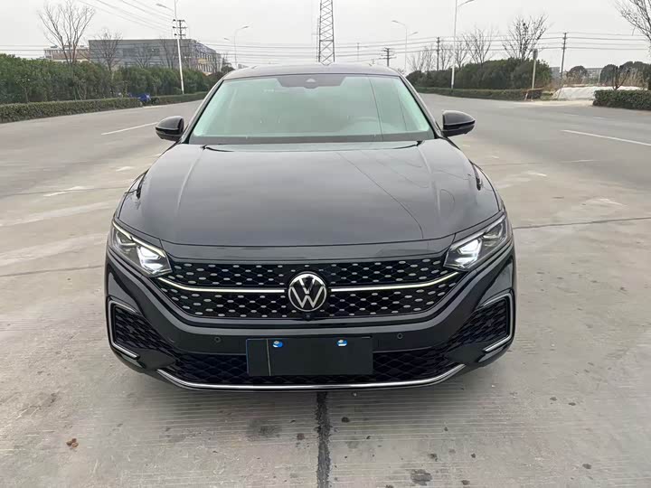 Фото 2 - Volkswagen Passat