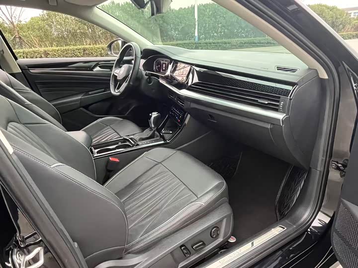 Фото 7 - Volkswagen Passat