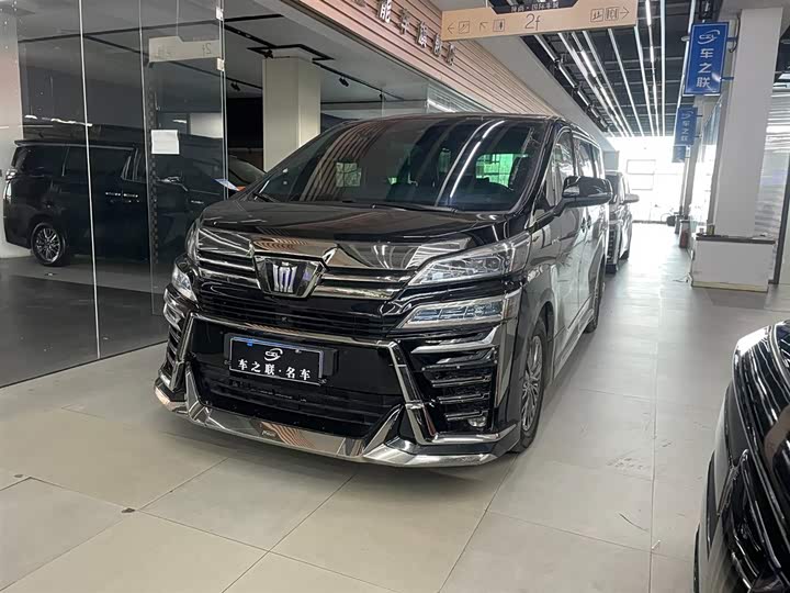 Фото 1 - Toyota Vellfire