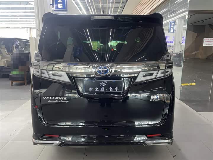 Фото 5 - Toyota Vellfire