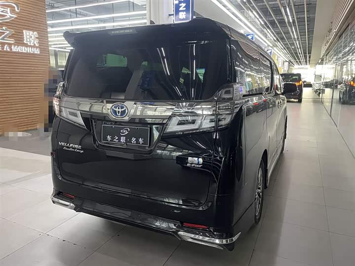Фото 6 - Toyota Vellfire