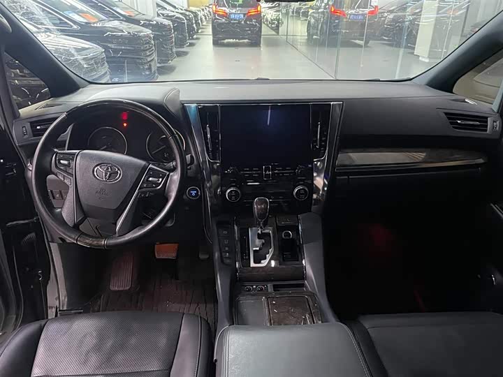 Фото 7 - Toyota Vellfire