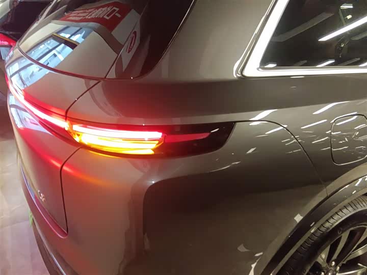 Фото 8 - LiXiang L8