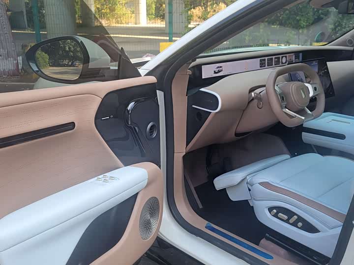 Фото 8 - Avatr 07