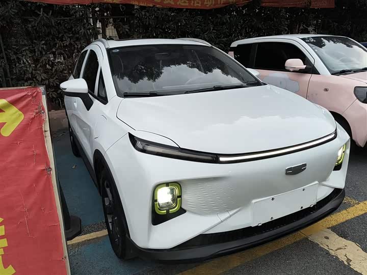 Фото 4 - Geely Geometry E Firefly