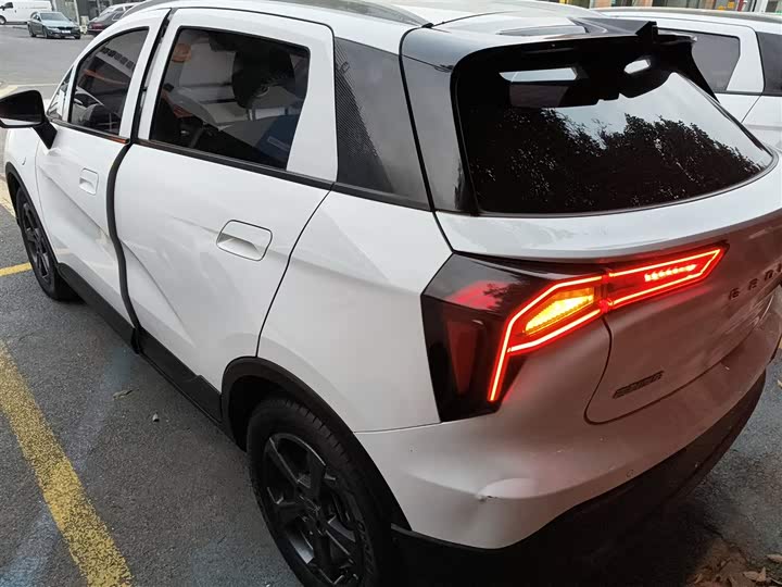 Фото 5 - Geely Geometry E Firefly