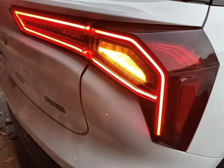 Фото 8 - Geely Geometry E Firefly