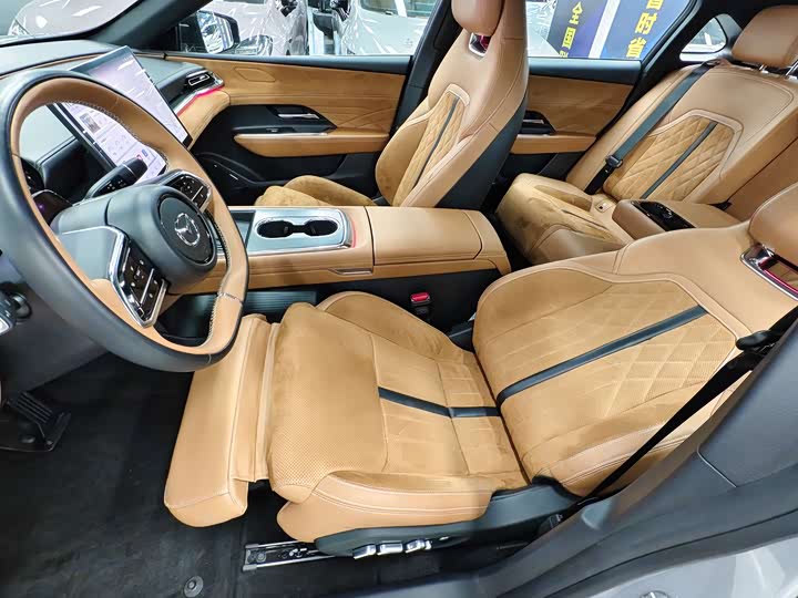 Фото 9 - Mazda EZ-6