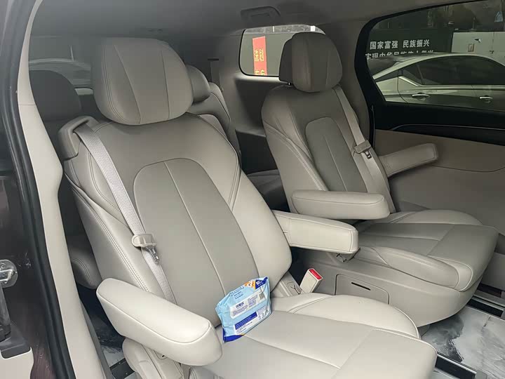 Фото 2 - Buick GL8 ES