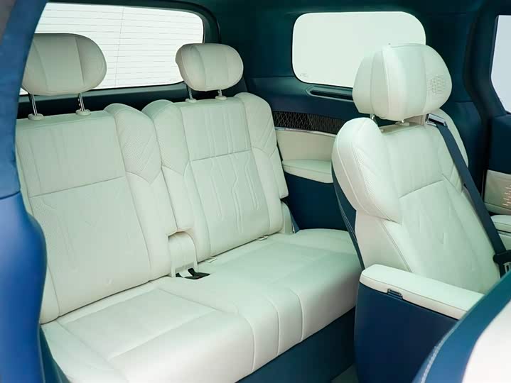 Фото 3 - Zeekr 009