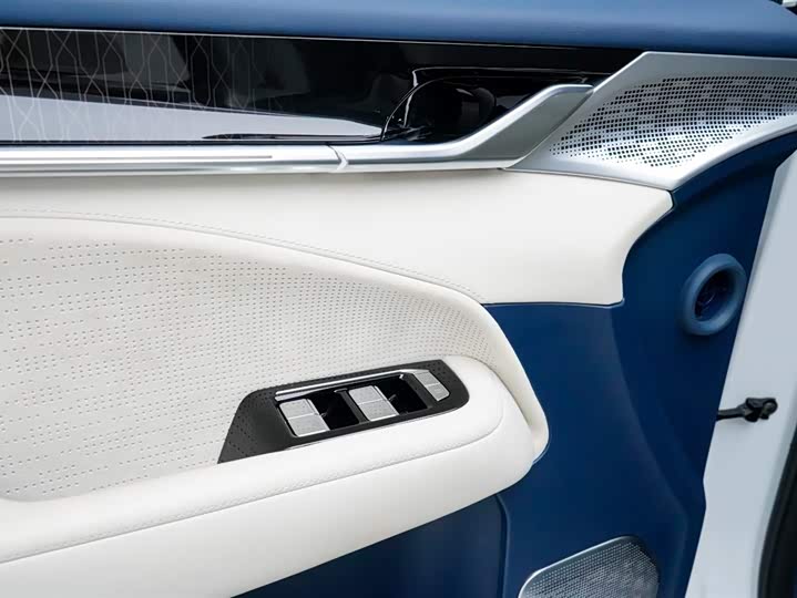 Фото 6 - Zeekr 009