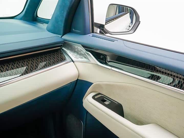 Фото 8 - Zeekr 009