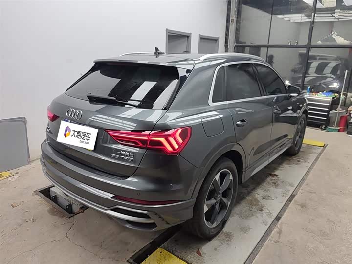 Фото 4 - Audi Q3