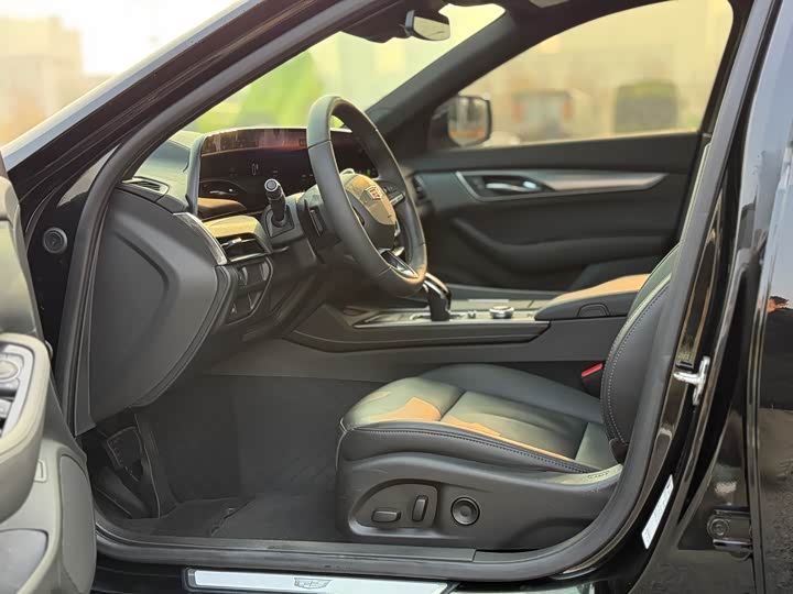 Фото 4 - Cadillac CT5