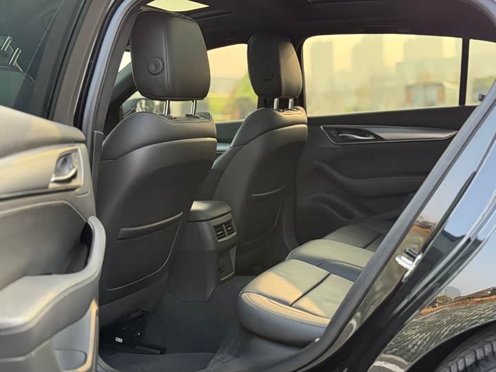 Фото 7 - Cadillac CT5