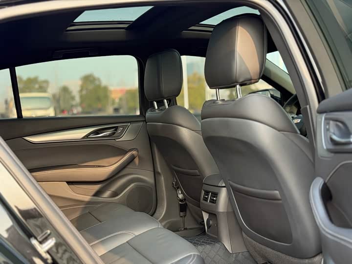 Фото 8 - Cadillac CT5