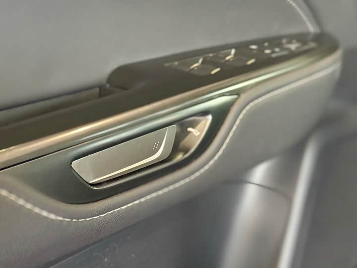 Фото 6 - Lexus NX