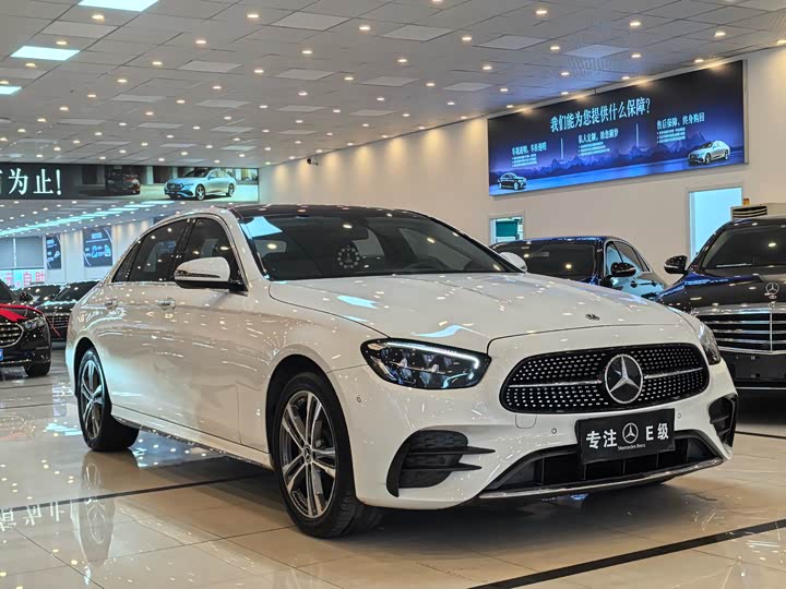 Фото 2 - Mercedes-Benz E-Class