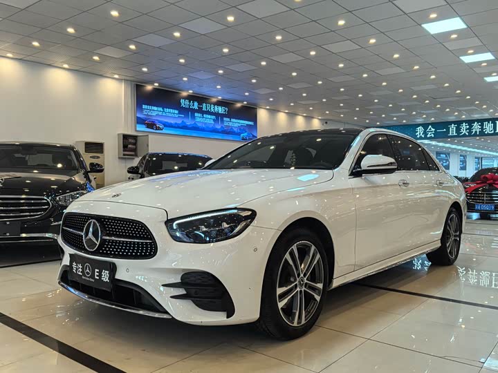 Фото 3 - Mercedes-Benz E-Class