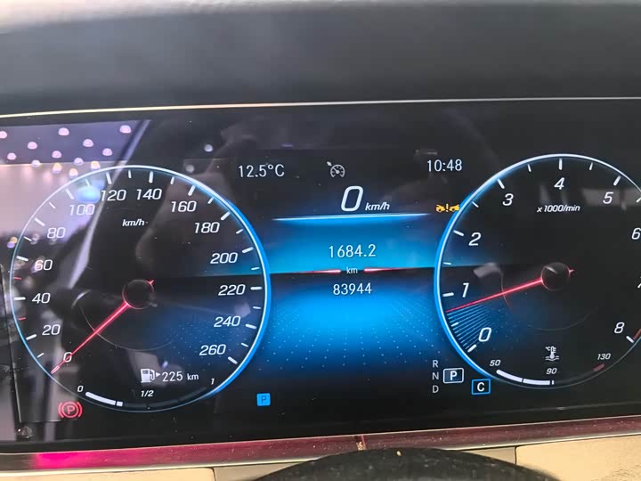 Фото 7 - Mercedes-Benz E-Class