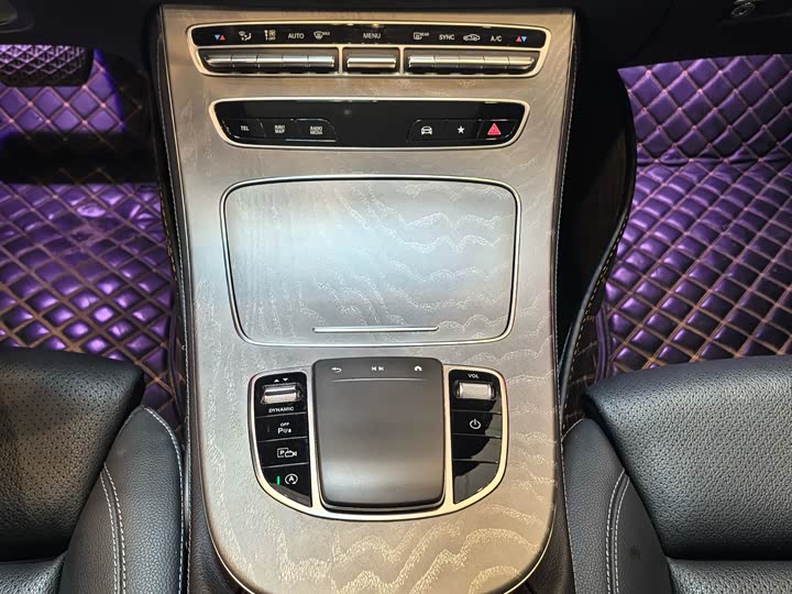 Фото 8 - Mercedes-Benz E-Class