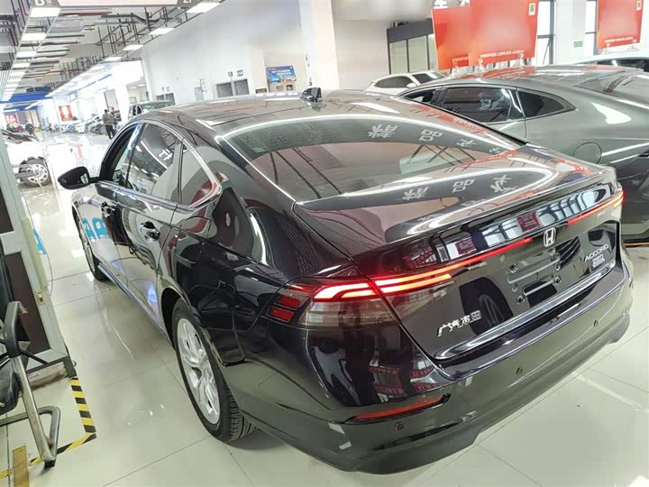 Фото 5 - Honda Accord