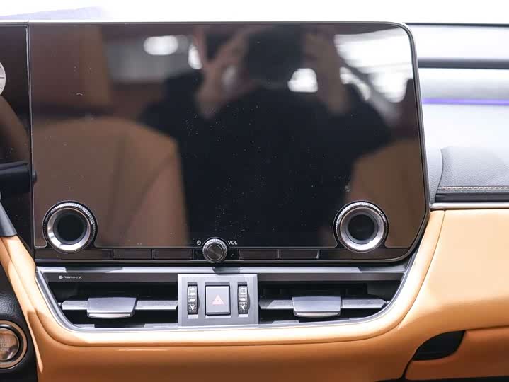 Фото 7 - Lexus ES