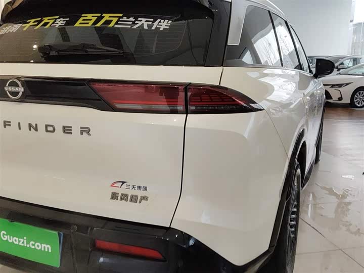 Фото 8 - Nissan Pathfinder