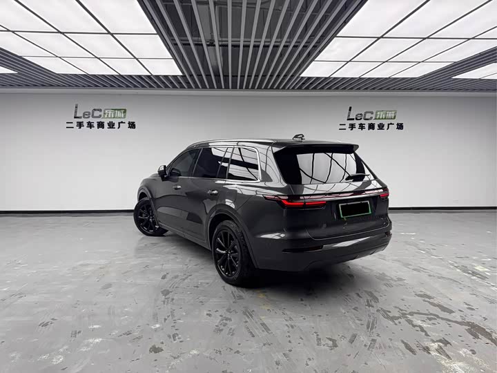 Фото 4 - LiXiang One