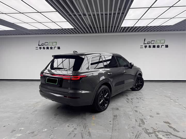 Фото 6 - LiXiang One