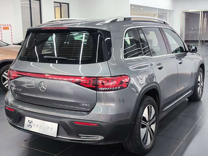 Фото 4 - Mercedes-Benz EQB