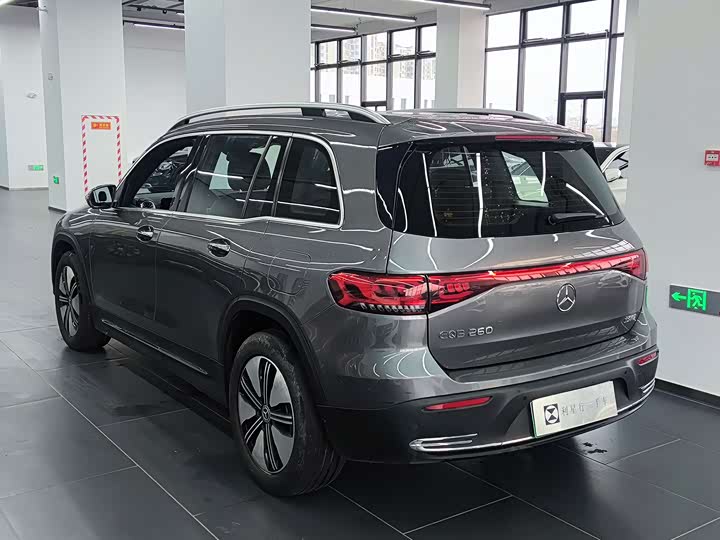 Фото 6 - Mercedes-Benz EQB