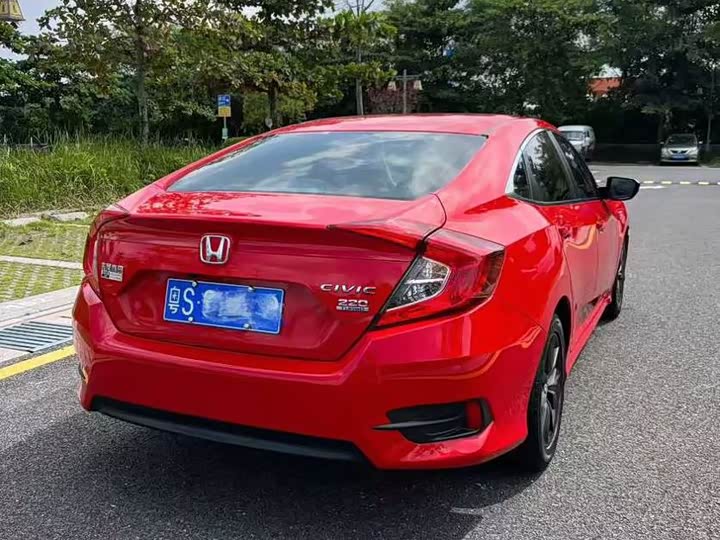 Фото 4 - Honda Civic