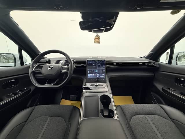 Фото 7 - Nio EC6