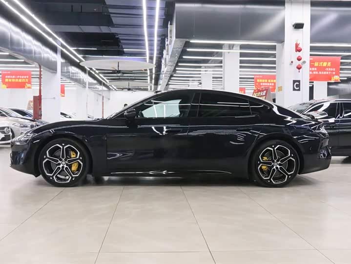 Фото 3 - Xiaomi SU7