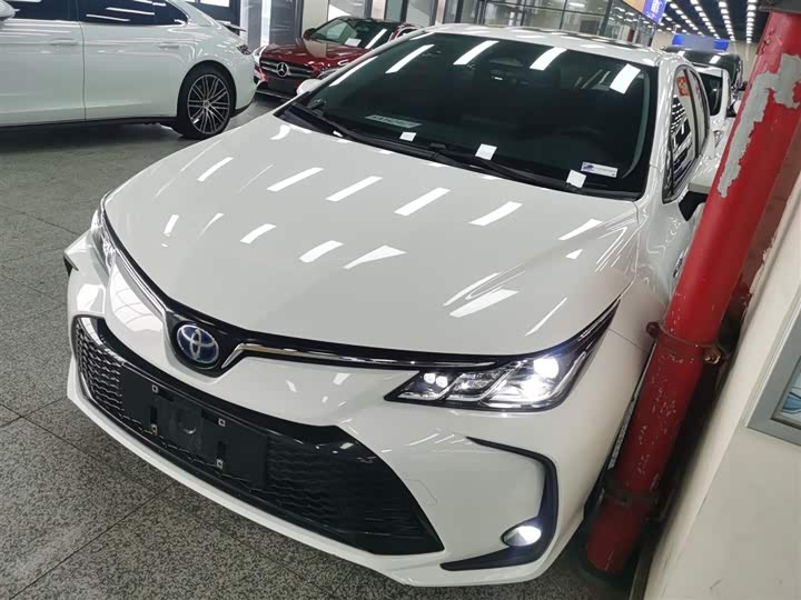 Фото 1 - Toyota Corolla