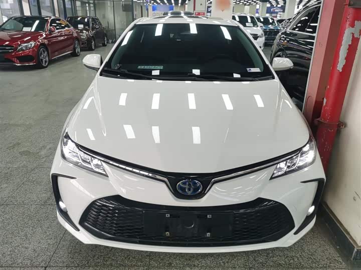 Фото 3 - Toyota Corolla