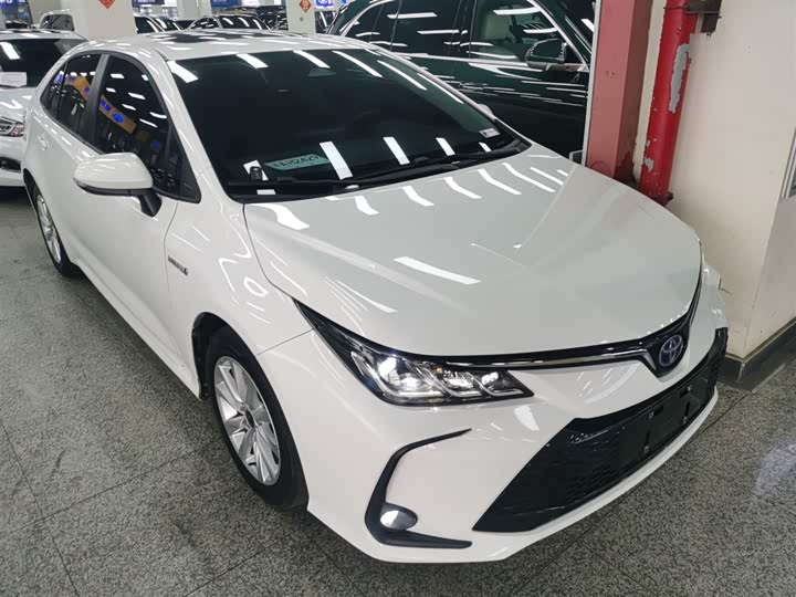 Фото 4 - Toyota Corolla