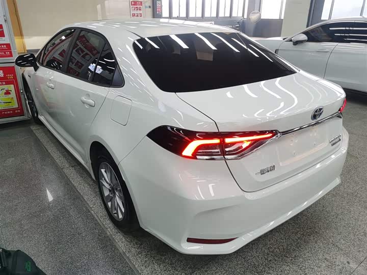 Фото 5 - Toyota Corolla