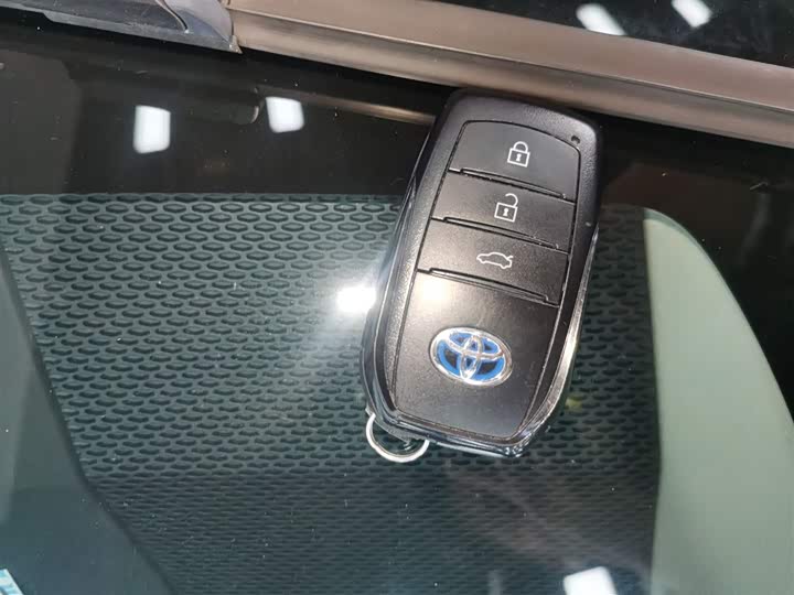 Фото 9 - Toyota Corolla