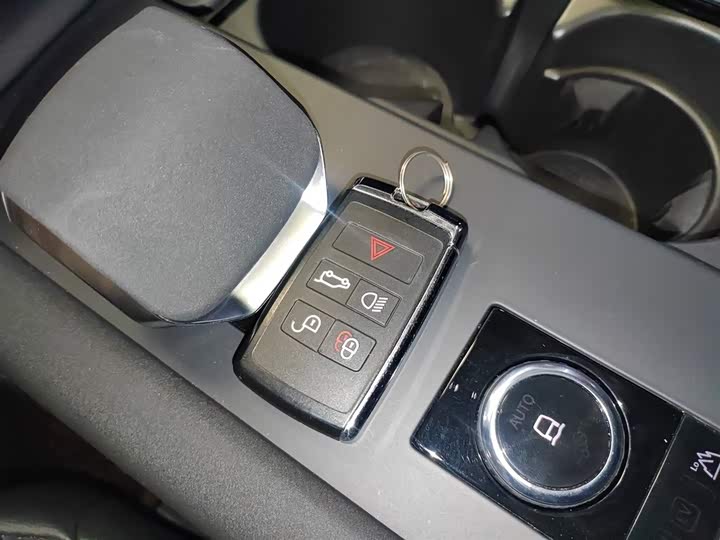 Фото 9 - Land Rover Discovery