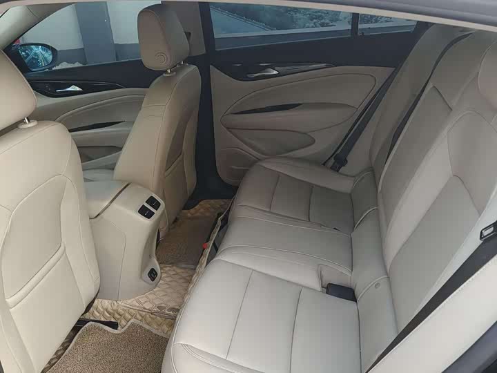 Фото 9 - Buick Regal