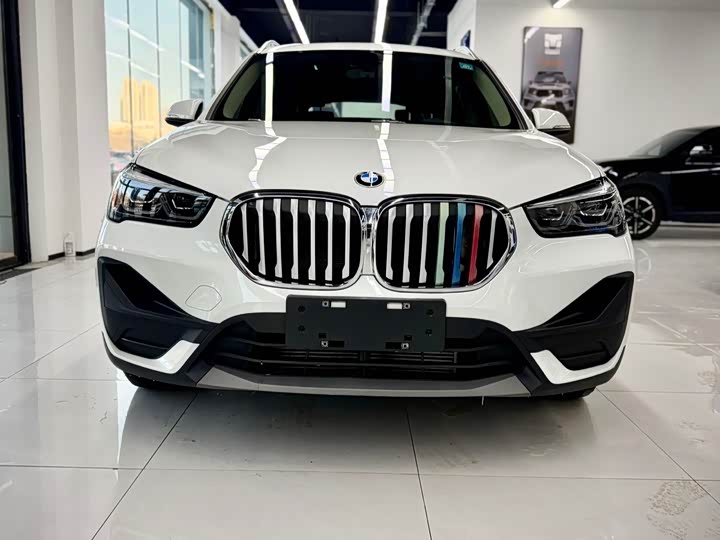 Фото 2 - BMW X1
