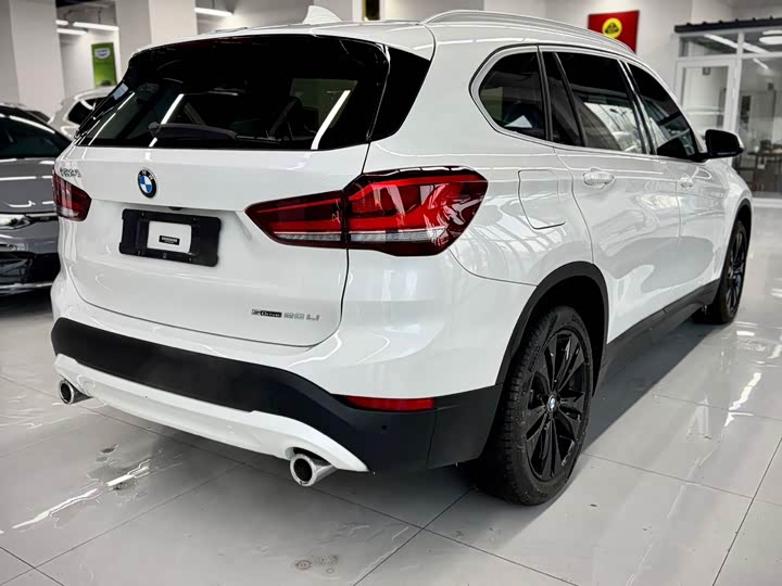 Фото 6 - BMW X1