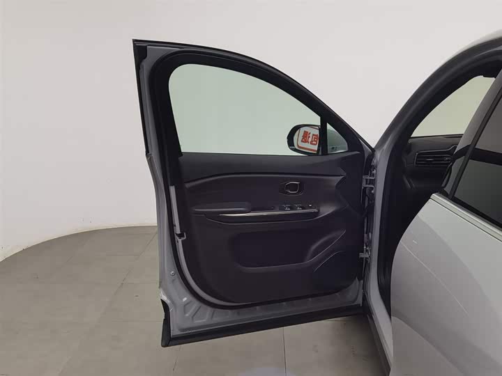 Фото 8 - Nio EC6