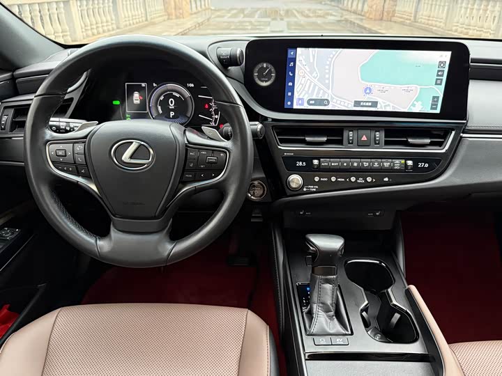 Фото 7 - Lexus ES