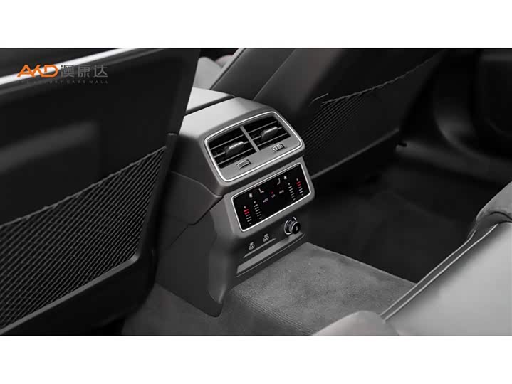 Фото 9 - Audi A6L