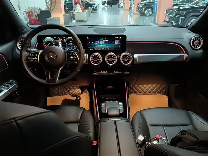 Фото 9 - Mercedes-Benz GLB-Class