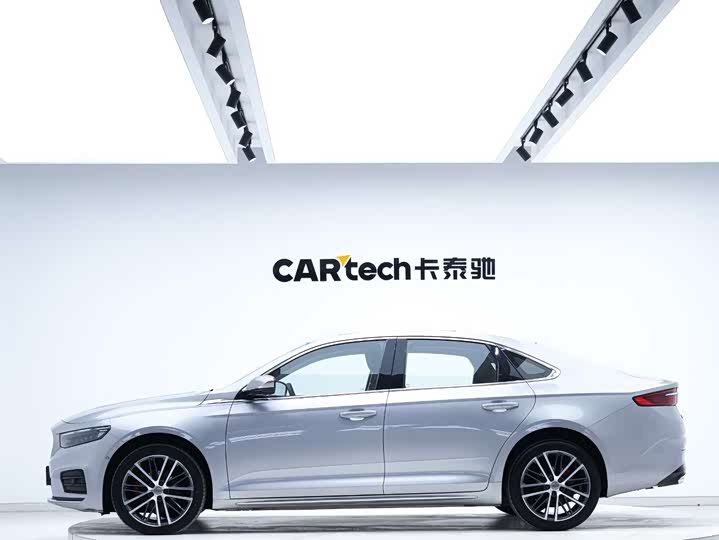 Фото 2 - Geely Preface